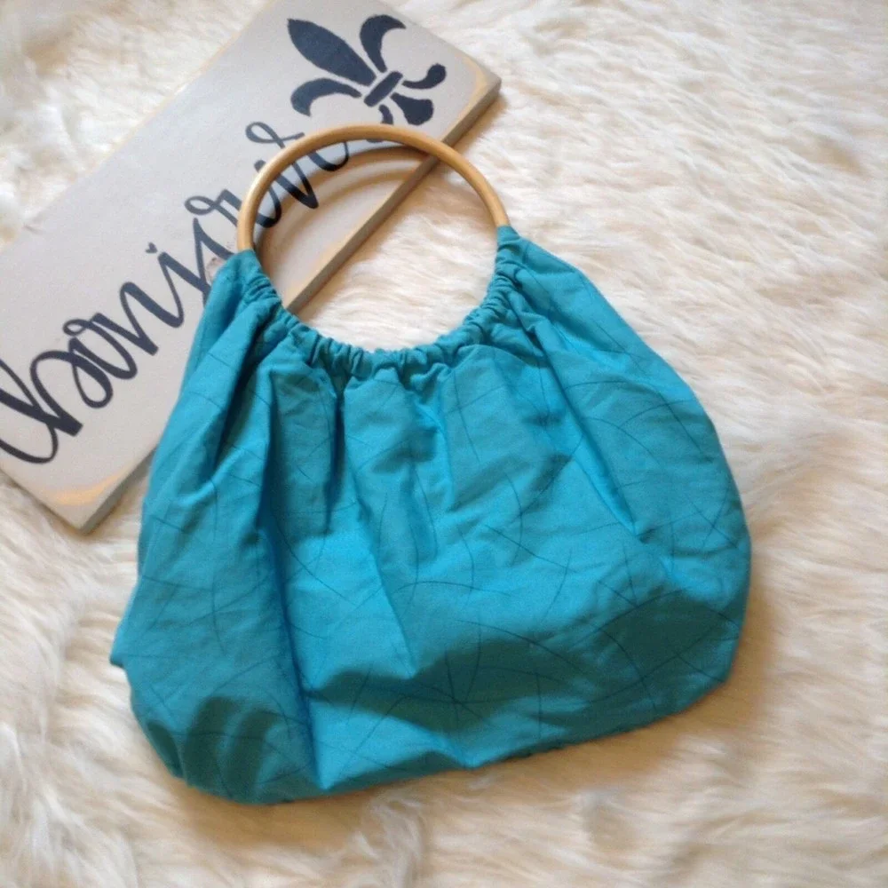 United Colors of Benetton Blue Canvas Hobo Bag Wood Handle Beaded‎ Flower Straw
